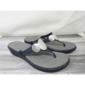 CROCS Sanrah Women 9 Silver Hammered Circle Rings Navy Blue Wedge Thong Sandals